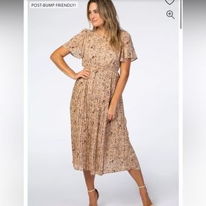 Maternity Beige Floral Pleated Short Sleeve Chiffon Maternity Midi Dress